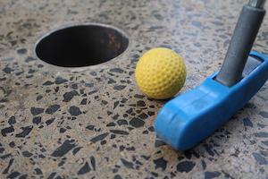 Mini-golf